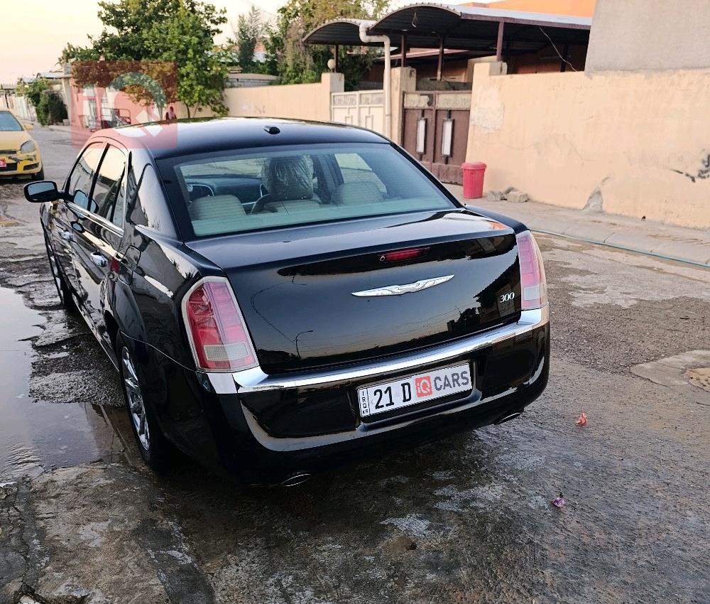 کرایسلەر 300